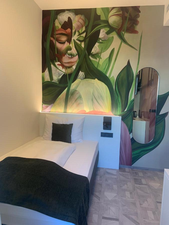 Art-Inn Design Self-Check-In-Hotel Linz Esterno foto