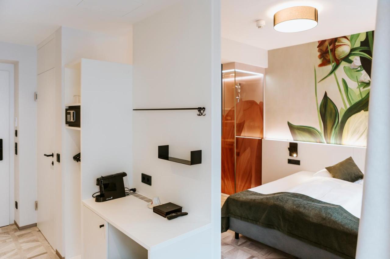 Art-Inn Design Self-Check-In-Hotel Linz Esterno foto